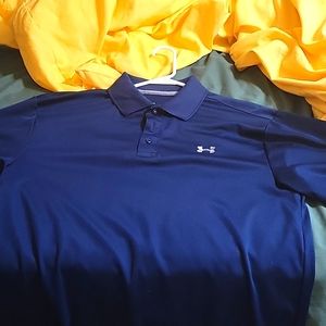 Under Armour Large loose fit pole. Navy Blue